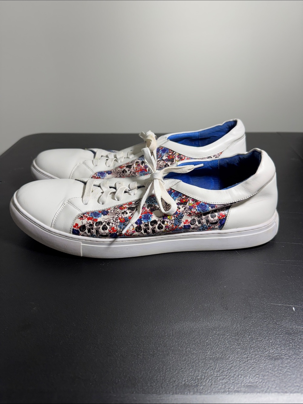Robert Graham mens 14 white skull abstract leather low top sneaker shoes EUC